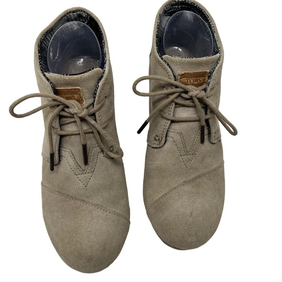 Toms Women's Wedge Booties Desert Beige Lace‎ up 8 Suede Shoe - Picture 3 of 11